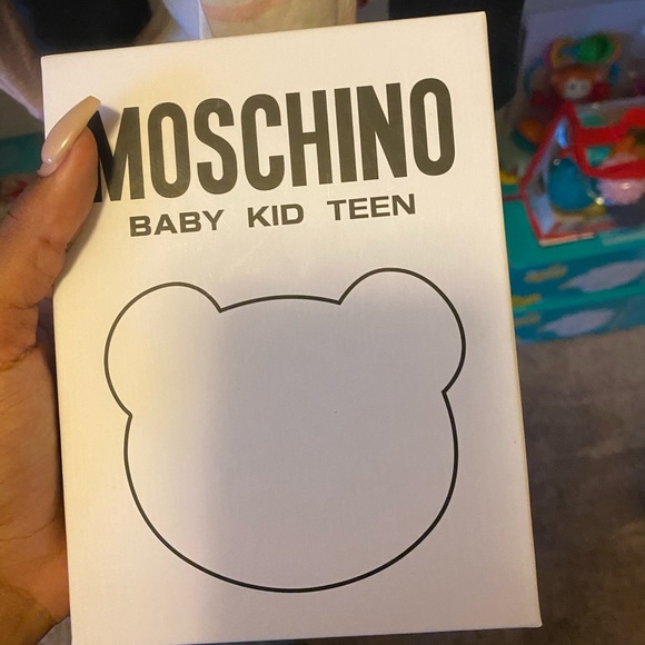 MOSCHINO KIDS
teddy bear-patch sandals - Picture 2 of 3